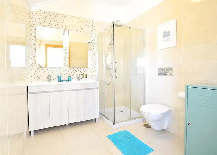 Casa Baleia - E Piscina - 10 Pessoas